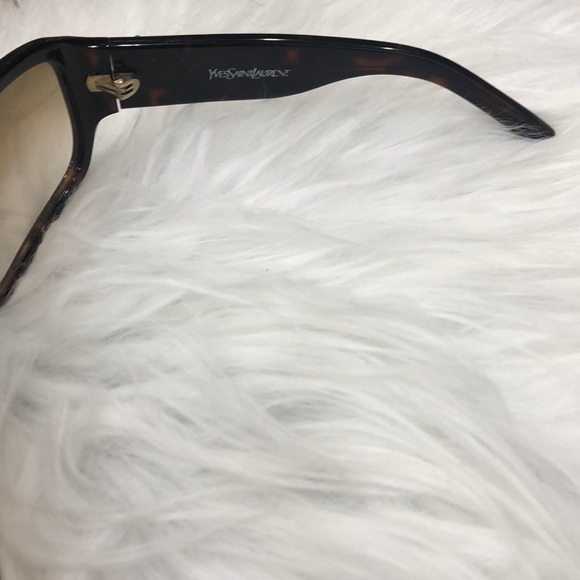 Yves Saint Laurent sunglass - Picture 2 of 7